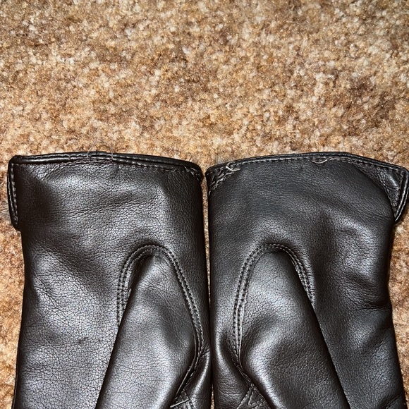 Vintage brown vinyl rabbit fur lined gloves - Picture 8 of 8